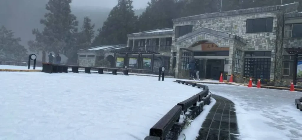 台灣下雪了！陽明山、合歡山等地點下雪實況都在這