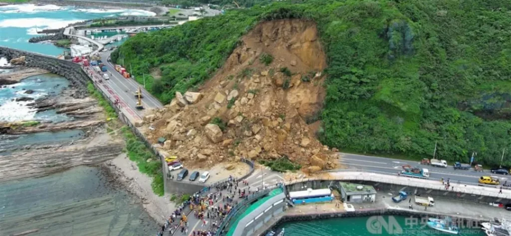 基隆潮境公園大規模山崩！公路局預估 6/11 可恢復使用