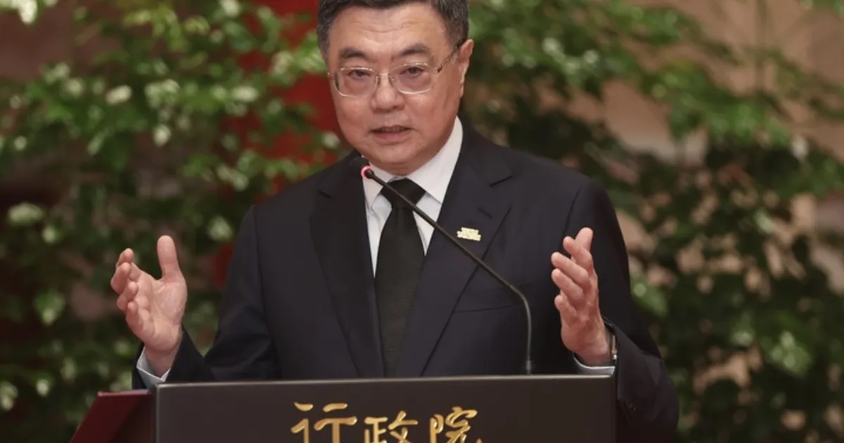 三讀通過但普發一萬沒了！卓榮泰：「內心交戰」FB被怒火灌爆