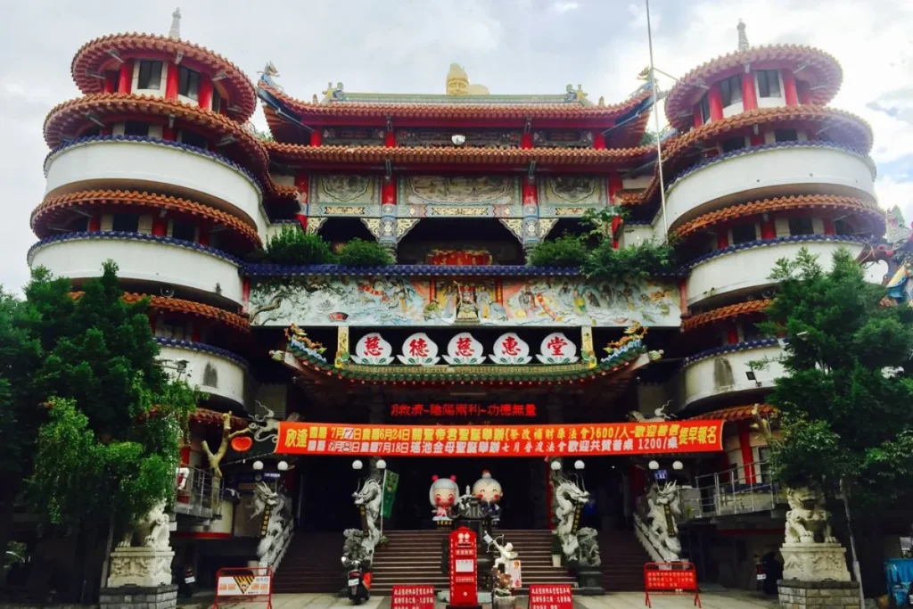 慈德慈惠堂：台中市西屯區大墩十九街82號