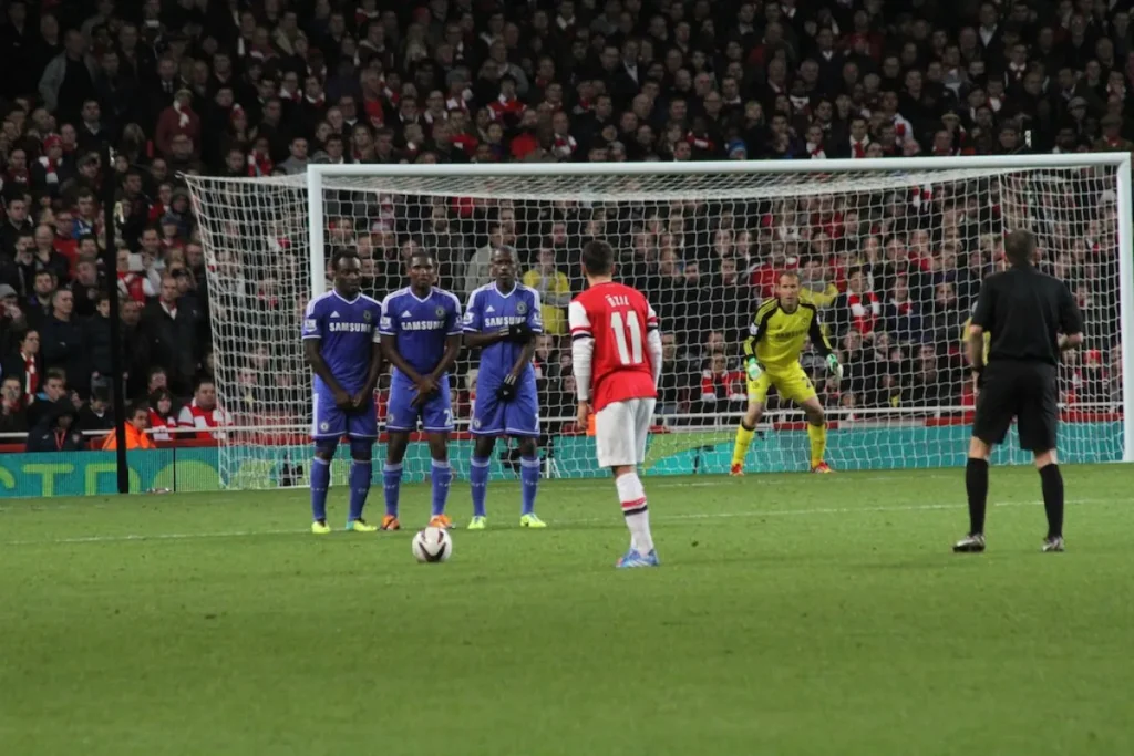 自由球(free kick)|偶爾也會出現直接進球的世界波