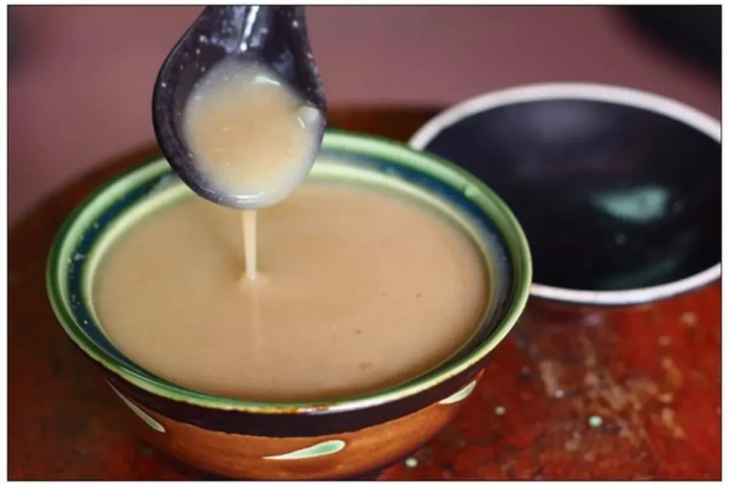 北港朝天宮特色小吃：張記古早味手工麵茶與杏仁茶