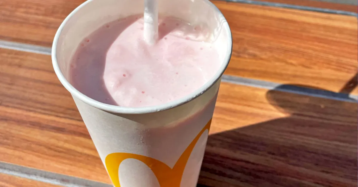 麥當勞奶昔睽違9年回歸!2025最新:12間限定門市名單、奶昔大哥毛毛包搶購攻略